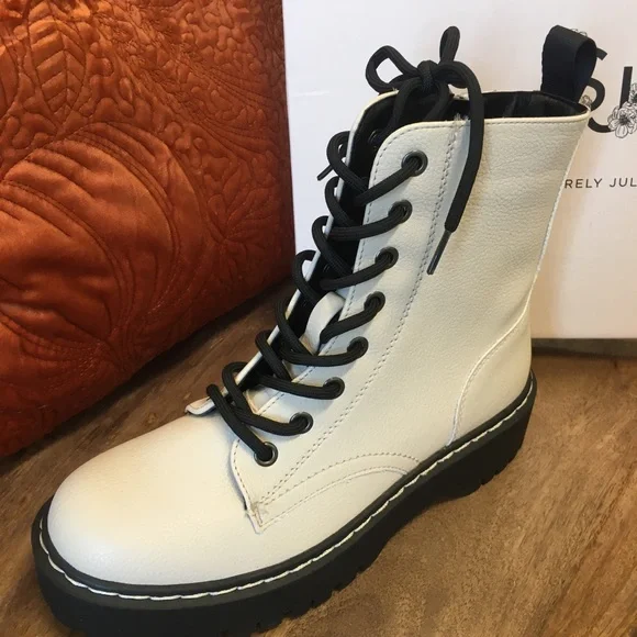 🤍Just In🤍Sincerely Jules Beige Combat Boots 🤍C - Picture 2 of 10